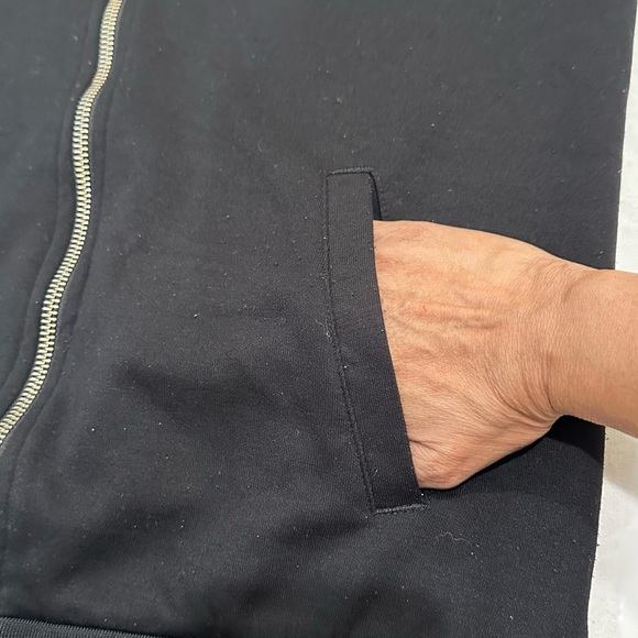 Authentic Unisex Armani Exchange Black and Gold Zip Up Sweater with Logo - Picture 16 of 16